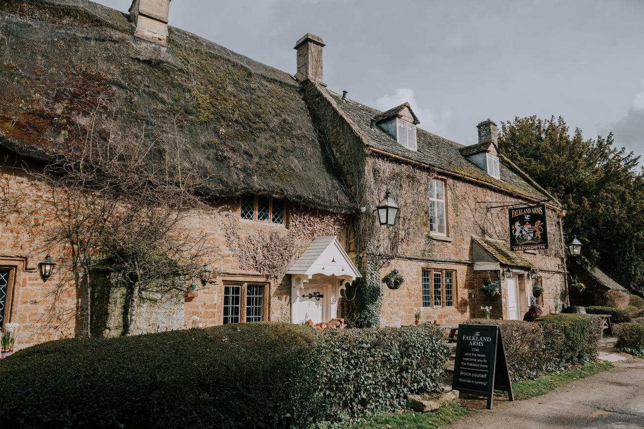 The Falkland Arms Hotel ชิปปิงนอร์ตัน ภายนอก รูปภาพ